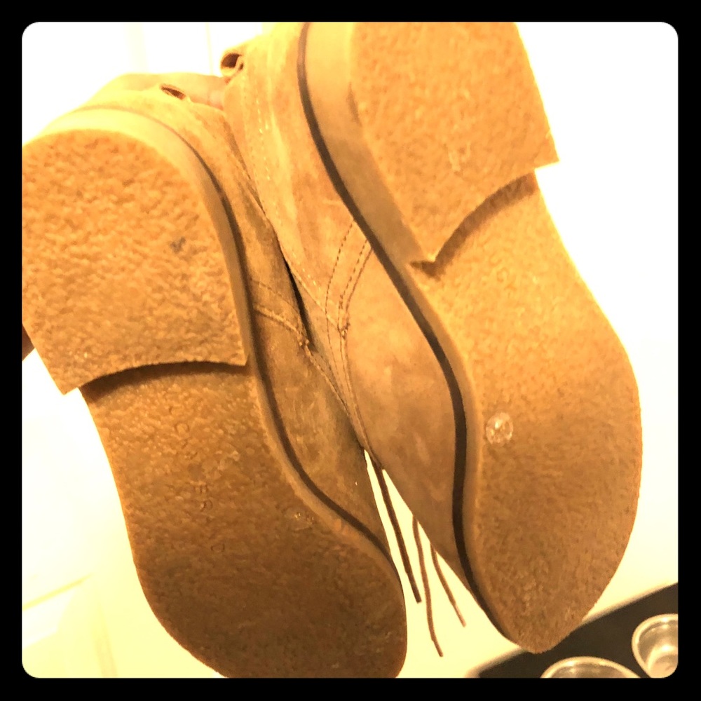 Lucky Brand women’s Chukka Booties